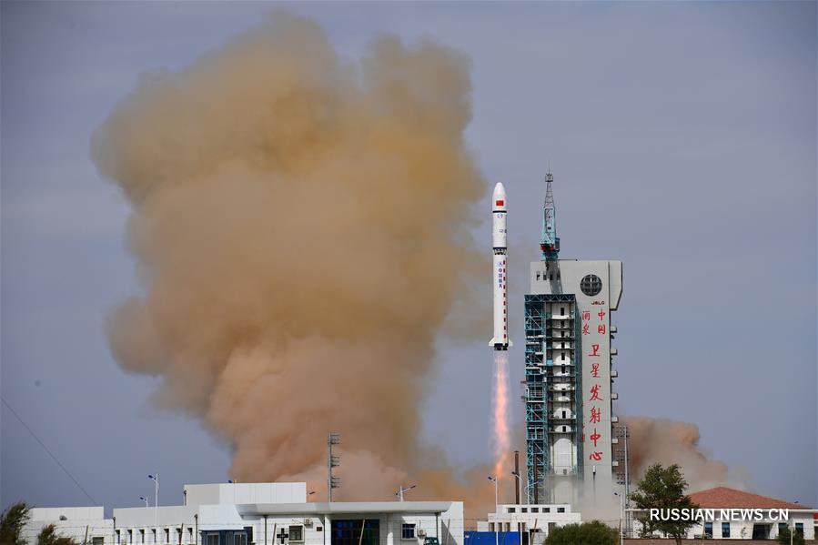 Китай успешно запустил два спутника