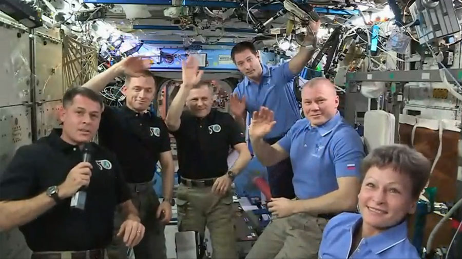 50 мкс в с. станция наса в космосе. американка просверлила мкс. конфигурация мкс 2022. стыковочный модуль мкс.