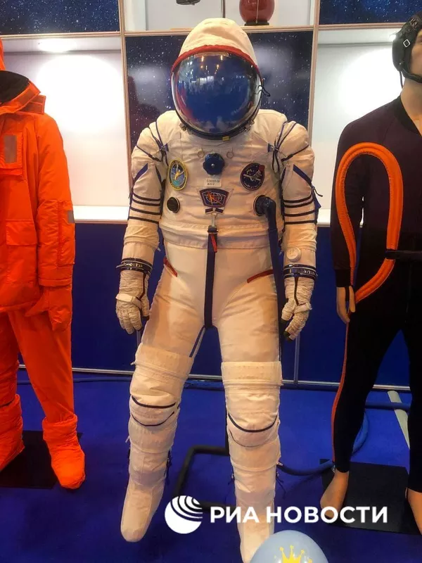 Прототип нового российского скафандра Сокол-М для космонавтов на МАКС-2021