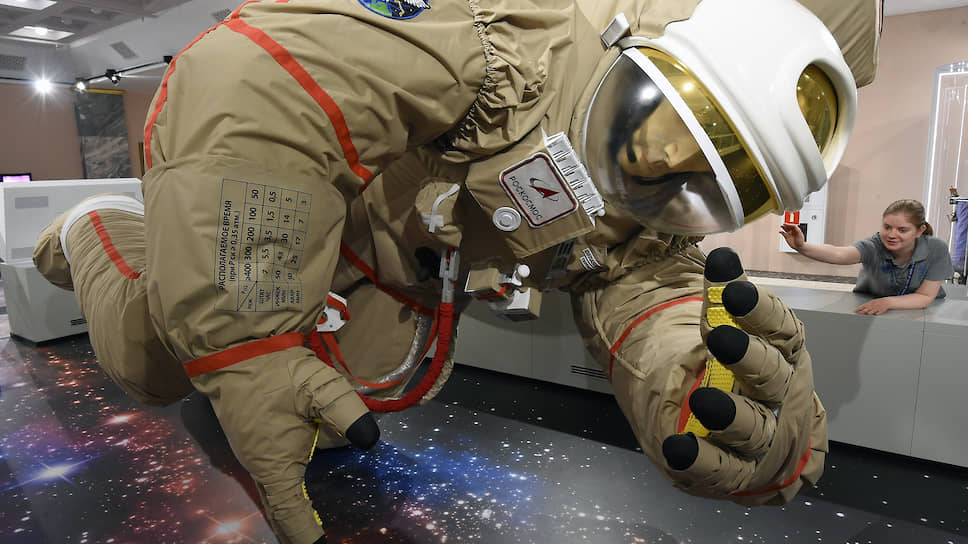 Экспонат космического павильона на ВДНХ. Былые успехи впечатляют, но надо добиваться новых