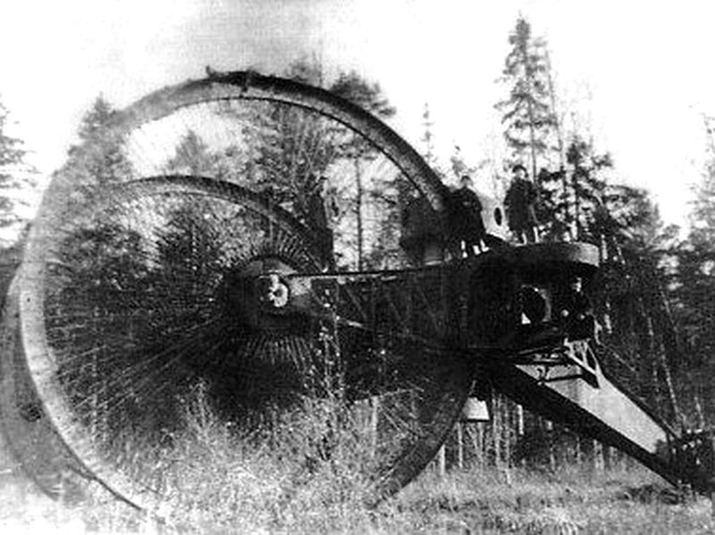 Российская армия в 1915 году сочла проект Царь-танка Николая Лебеденко бесперспективным.