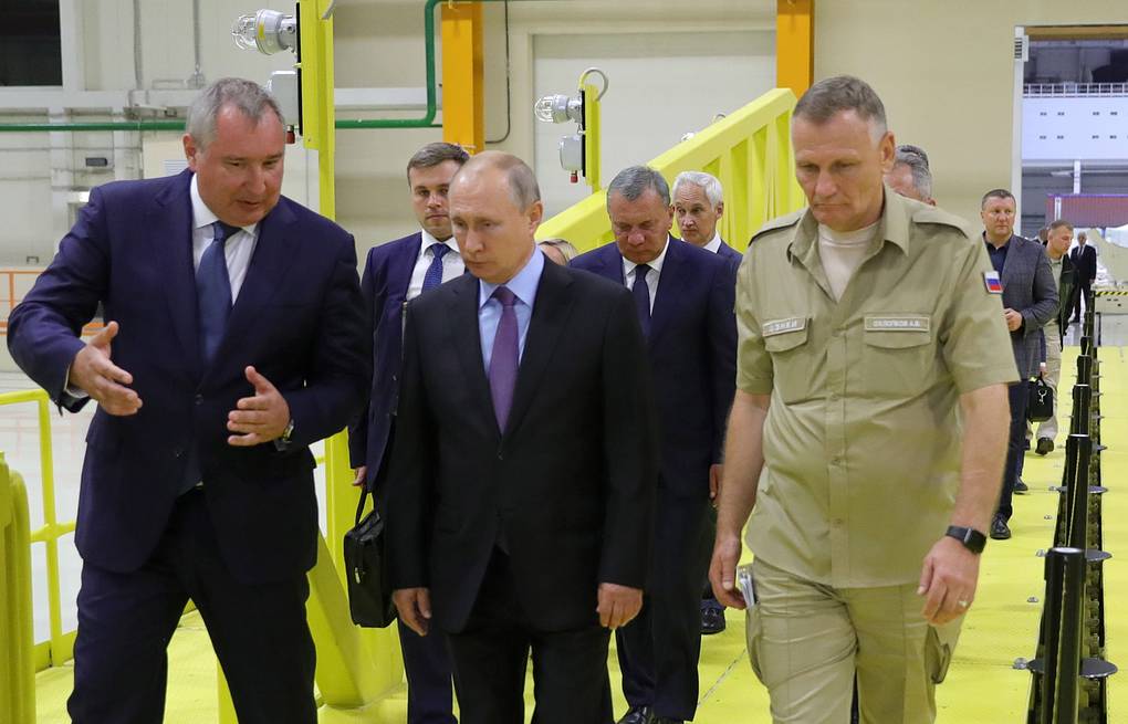 С президентом РФ Владимиром Путиным во время посещения космодрома Восточный, 2019 год Михаил Климентьев/пресс-служба президента РФ/ТАСС