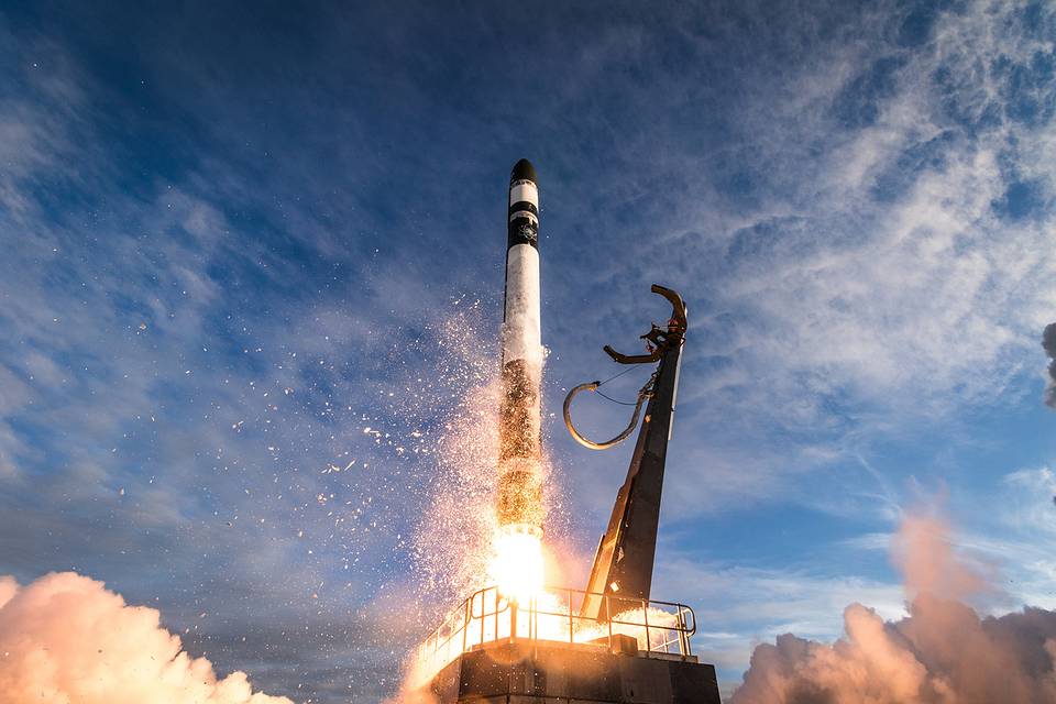 Третья частная новозеландская ракета успешно взлетела в космос.