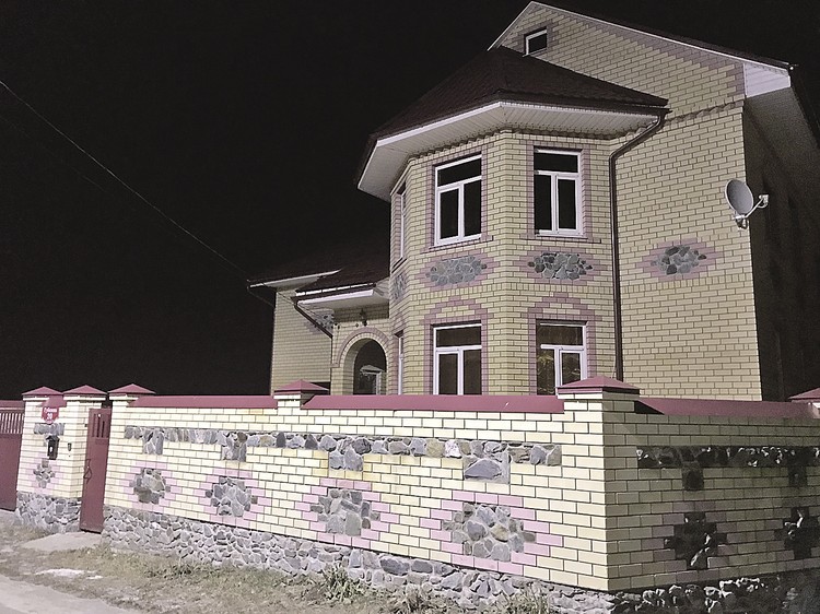 Один из домов, который неожиданно появился у экс-руководителя теплосетей Мурома Васильева. Чудо преобразования!