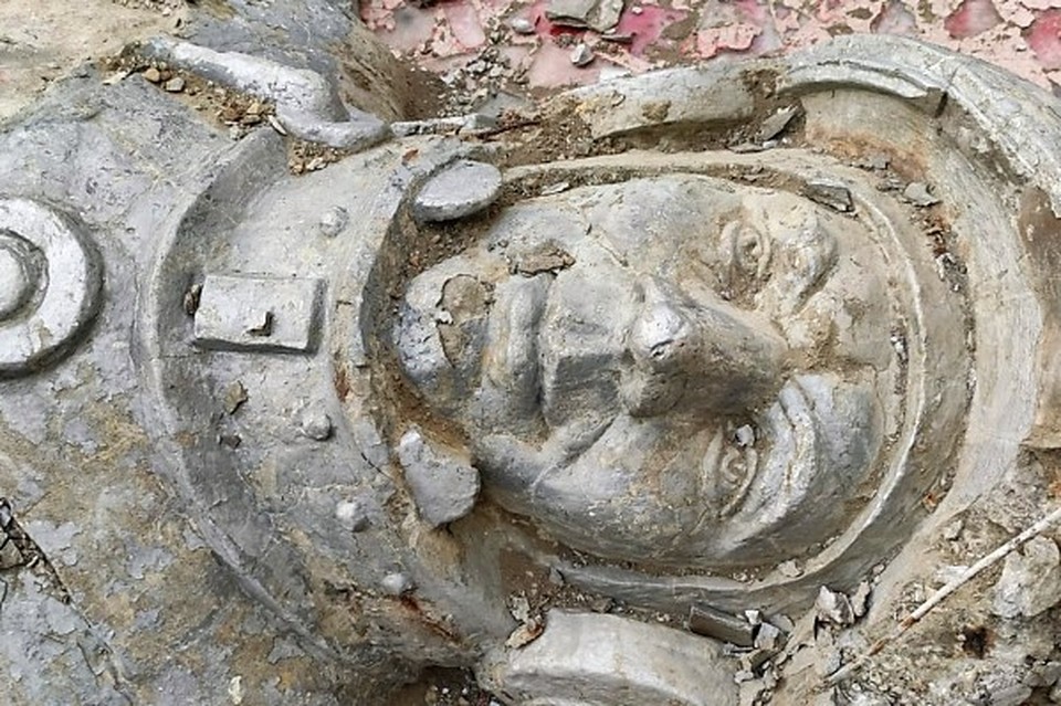 Таким Гагарина нашли жители на берегу height=100% width=100%