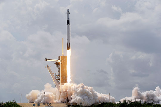 «Что сделал SpaceX по части конкуренции? Они уже практически вытеснили Российскую Федерацию с рынка запусков тяжелых геостационарных спутников»