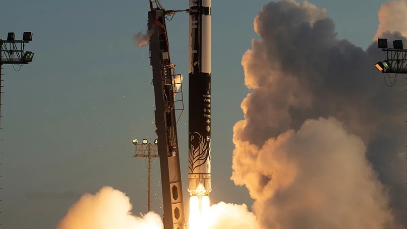 Ракета Alpha компании Firefly поднимается в воздух во время первой попытки запуска в сентябре 2021 года. Через две минуты после старта двигатель внезапно отключился, в результате чего ракета была остановлена, не достигнув космоса. Фото: Firefly Aerospace