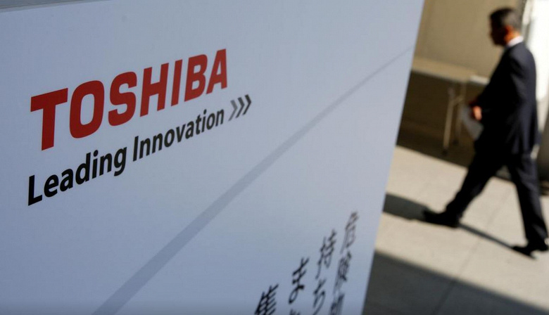 Второй по величине акционер Toshiba потребовал, чтобы председатель совета директоров и еще три директора немедленно ушли в отставку