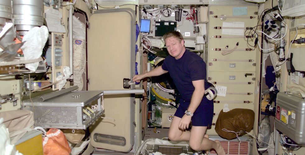 Работа экипаж МКС-1 на борту станции