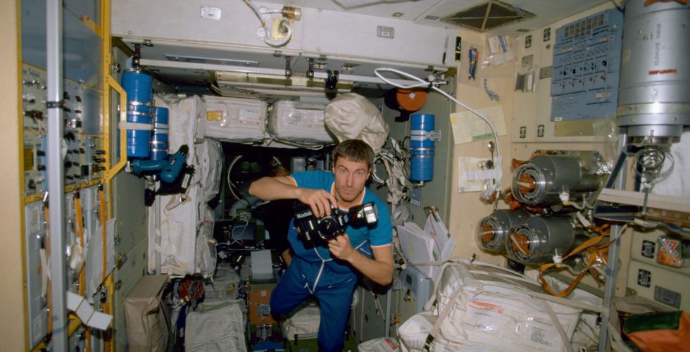 Работа экипаж МКС-1 на борту станции