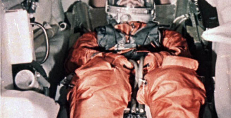 Космонавт Гагарин Ю.А. в скафандре в кабине космического корабля «Восток» перед стартом. 12 апреля 1961 г.