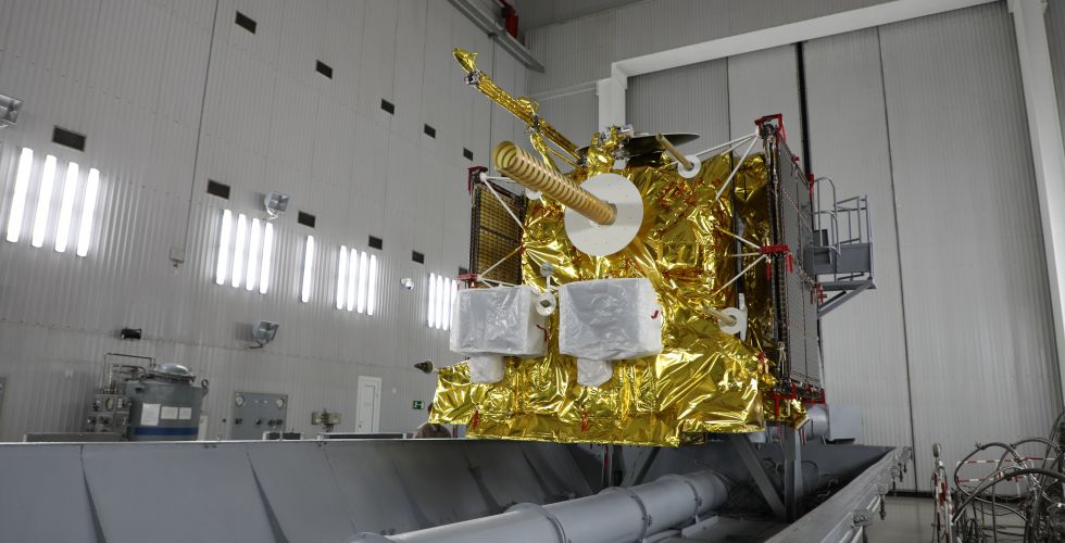 Космический аппарат «Арктика-М» перед запуском на Байконуре