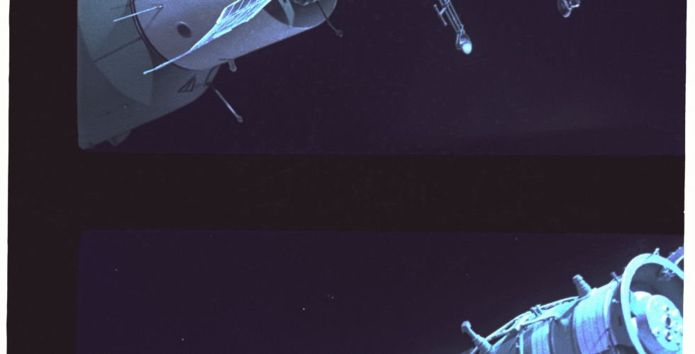 Стыковка космического корабля «Союз-11» с орбитальной станцией