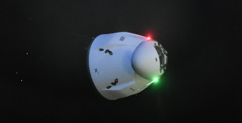 Стыковка корабля Dragon SpaceX CRS-24. Фото: космонавт Роскосмоса Петр Дубров
