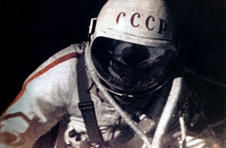 Первому выходу в космос — 56 лет