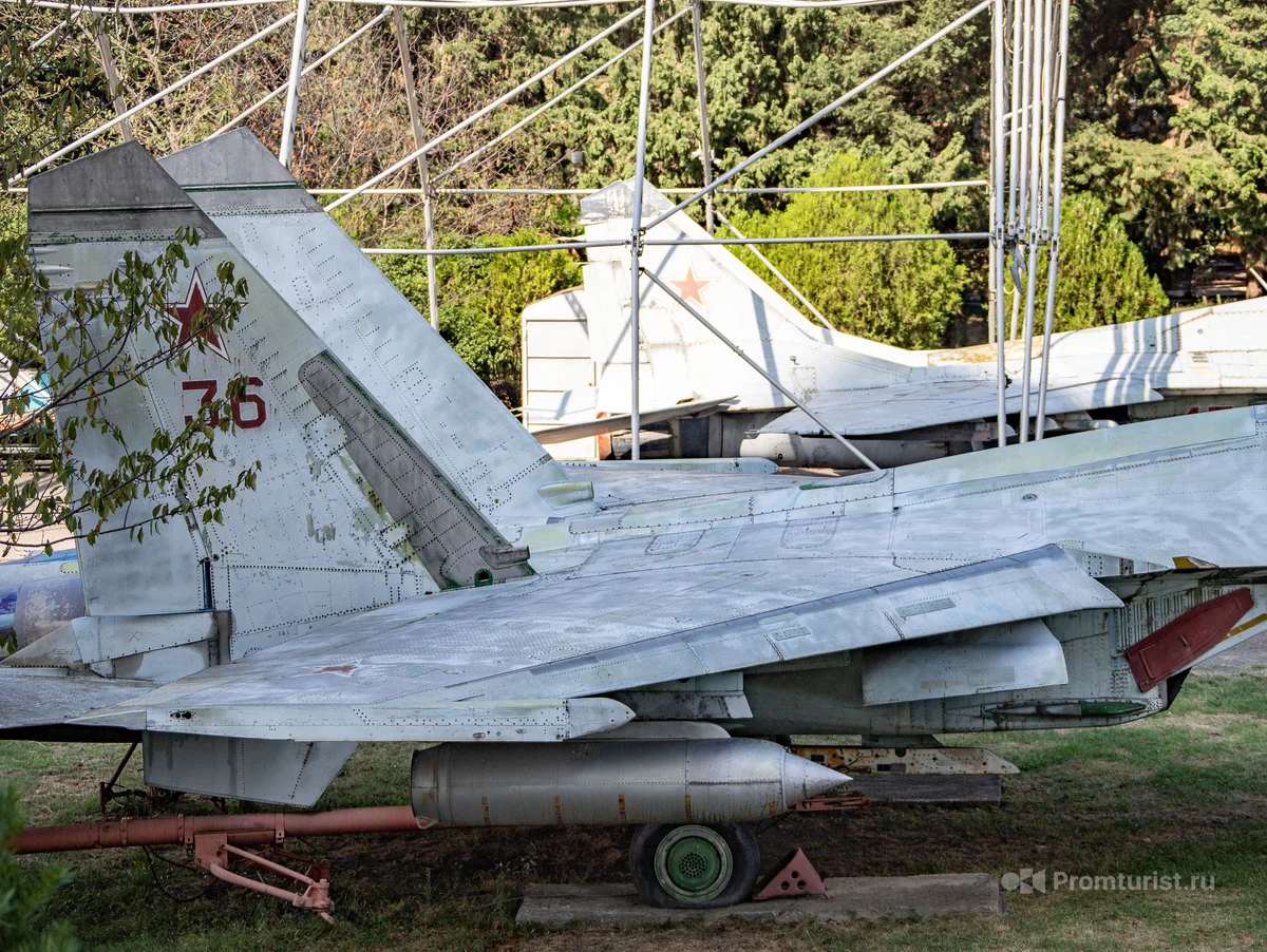 Как Василий на СУ-27 слил топливо (в воздухе) на кабину самолёта НАТО. Я нашёл ту самую «сушку» и сделал фото ✈️💦😧 height=902px width=1200px