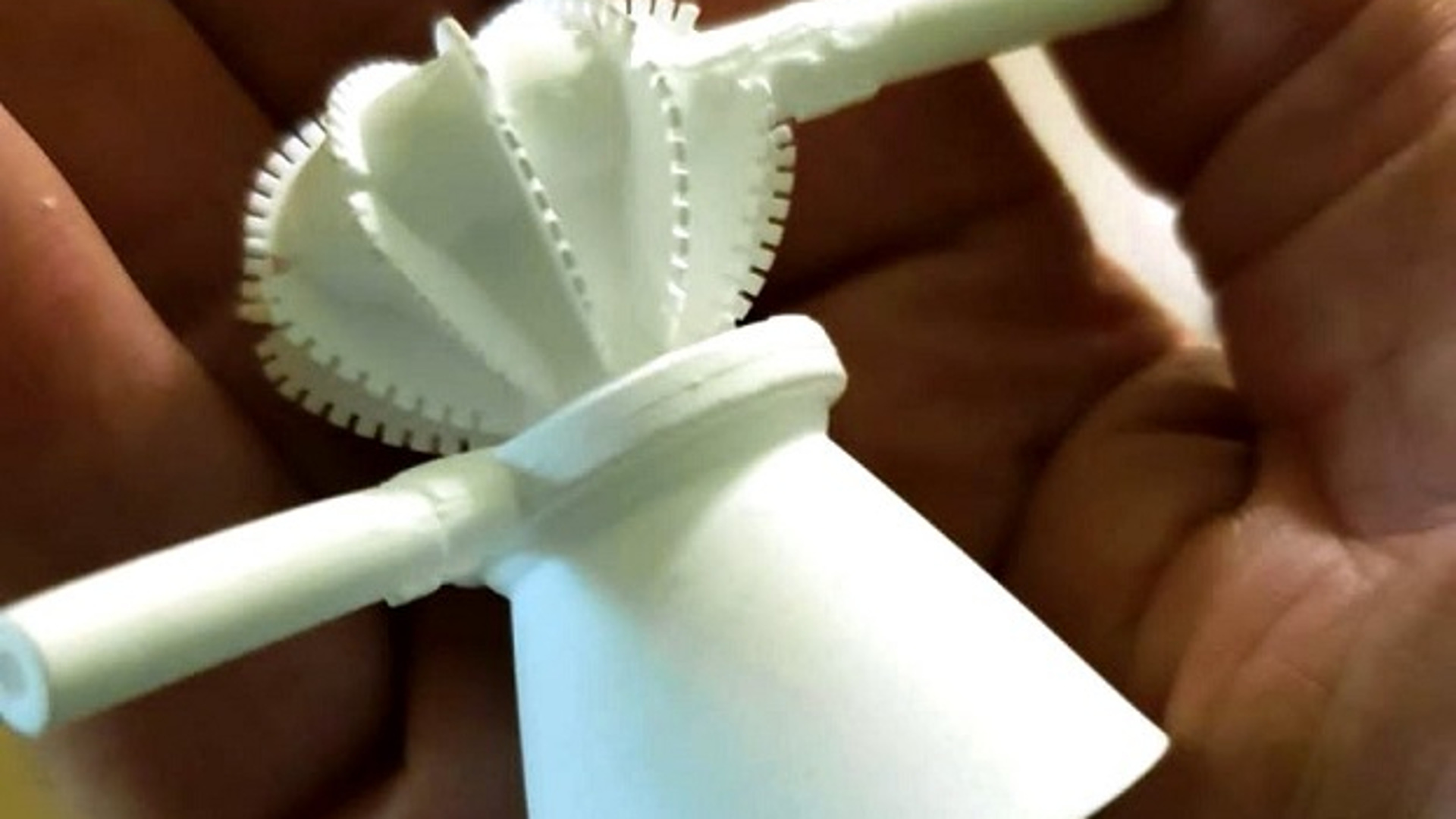 Модель керамической турбины из керамики сложной формы.