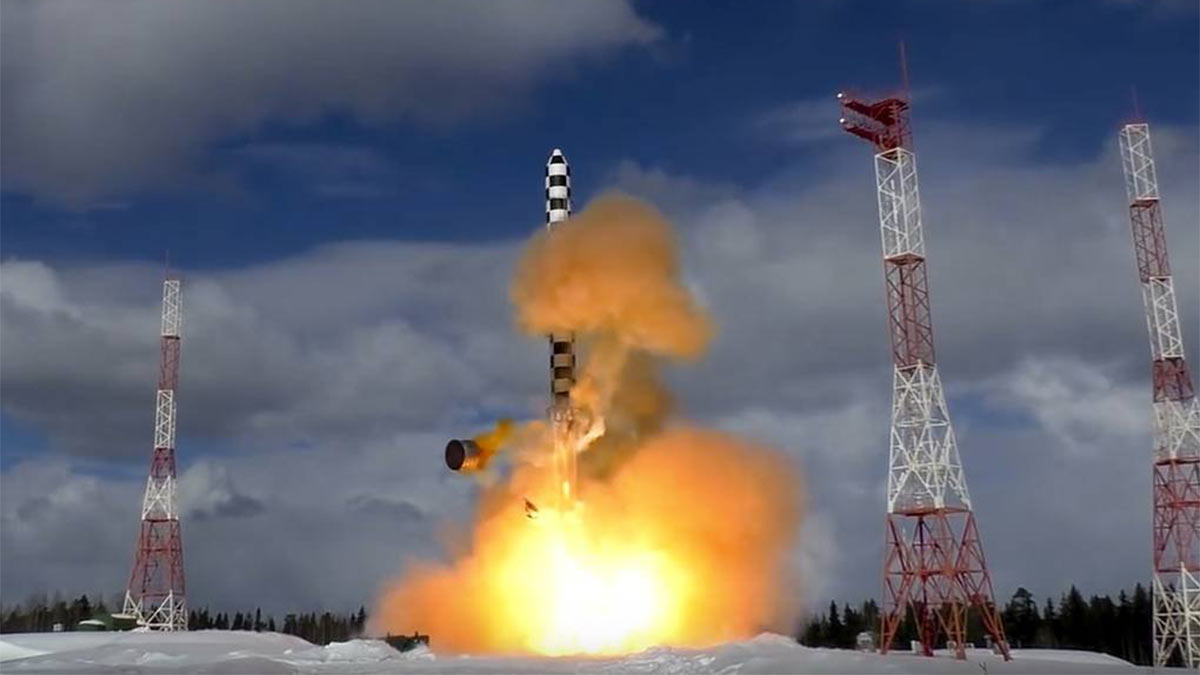 Испытания межконтинентальной баллистической ракеты (МБР)