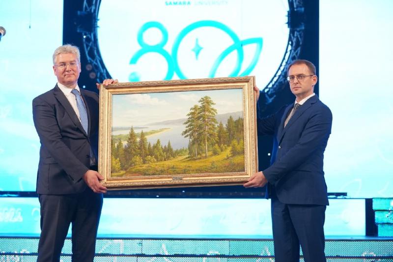 Космос для жизни: Самарский университет поздравили представители ведущих госкорпораций России