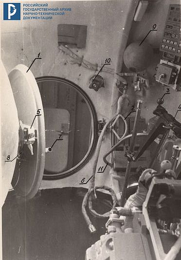 Макет лунной кабины (внутренний вид). 1970. РГАНТД. Ф. 1. Оп. 13-1. Д. 69. Л. 162.