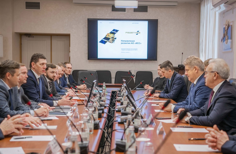 Совещание по вопросам развития сибирской спутникостроительной фирмы