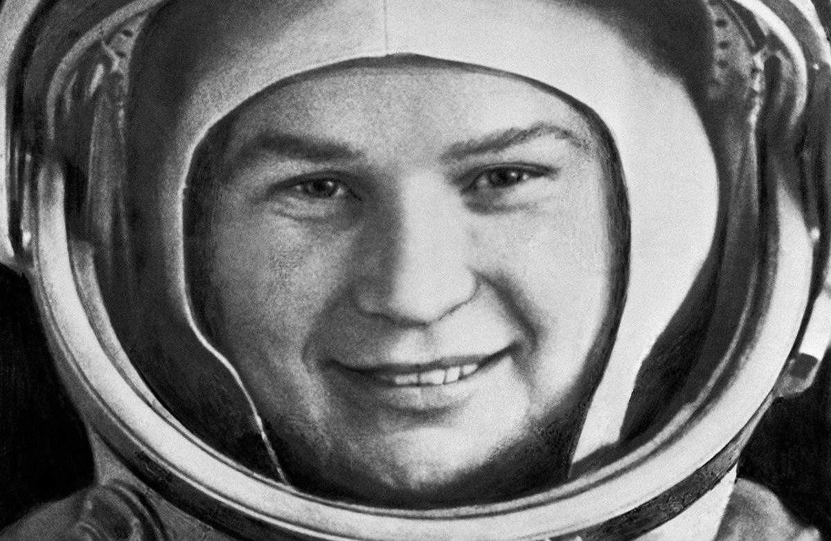 Первая женщина-космонавт принимает поздравления