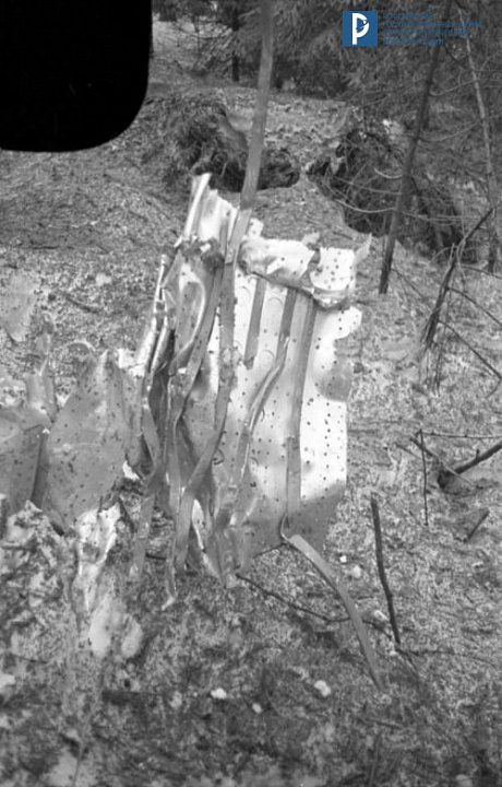 Фрагмент фюзеляжа УТИ МиГ-15 на месте авиакатастрофы. 28.03.1968.