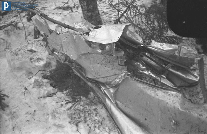 Фрагмент фюзеляжа УТИ МиГ-15 на месте авиакатастрофы. 28.03.1968. РГАНТД