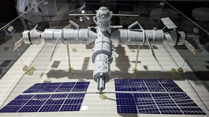 макет новой Российской орбитальной станции