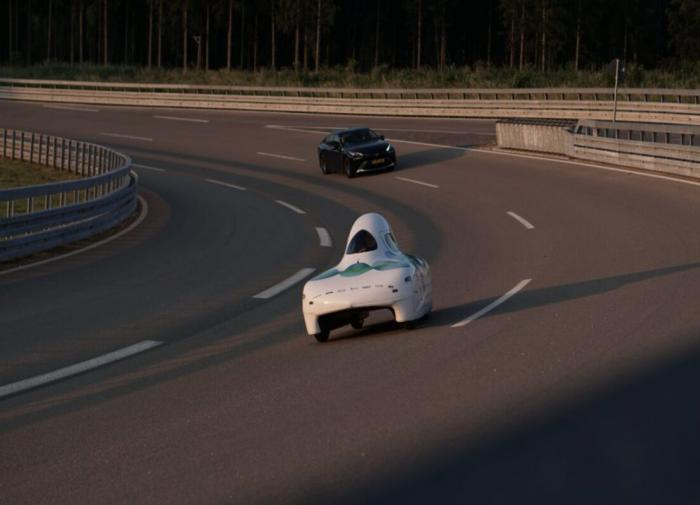 Экспериментальная модель городского автомобиля с водородным двигателем Eco-Runner / © TU Delft
