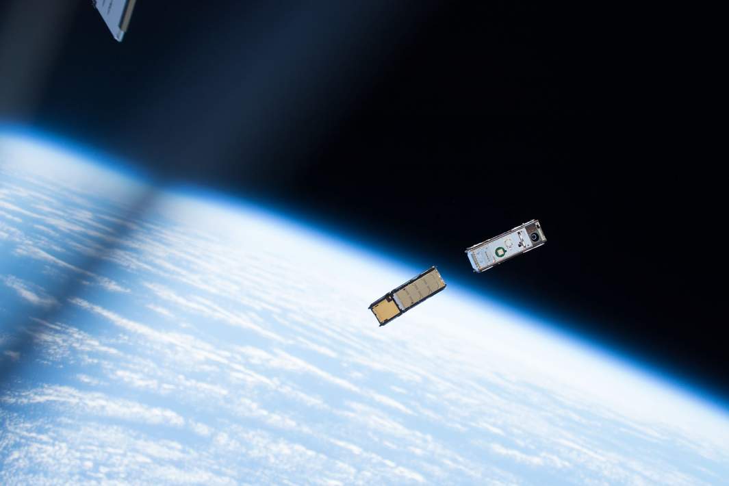 спутник мини