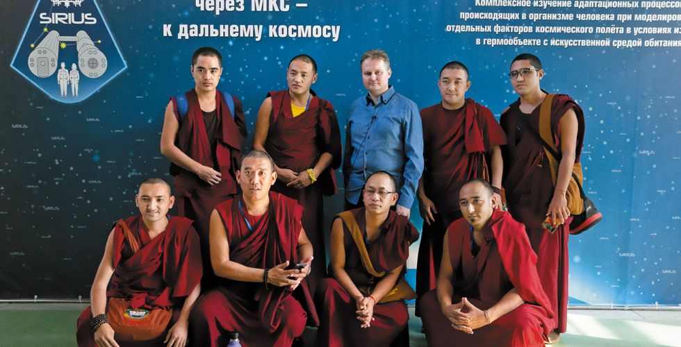 Буддистские монахи-исследователи в ИМБП РАН