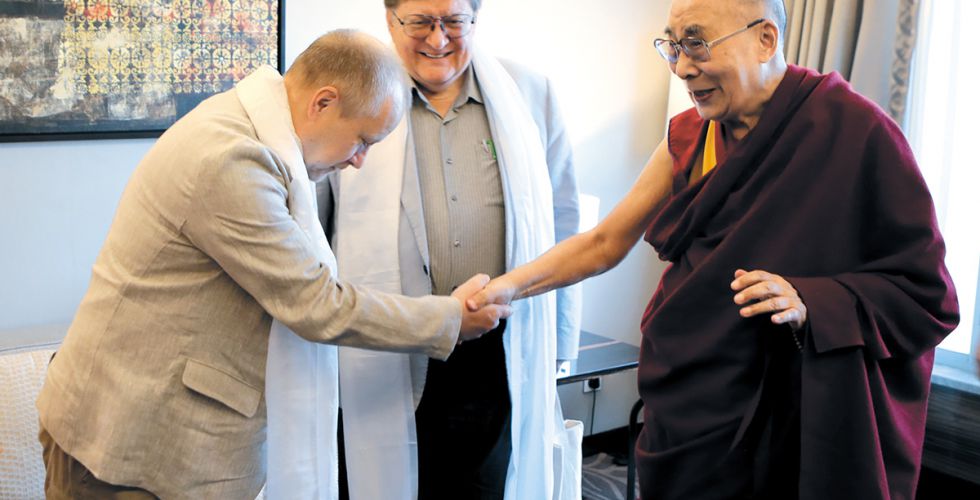 Сотрудники ИМБП РАН на встрече с Далай-ламой XIV в Дели