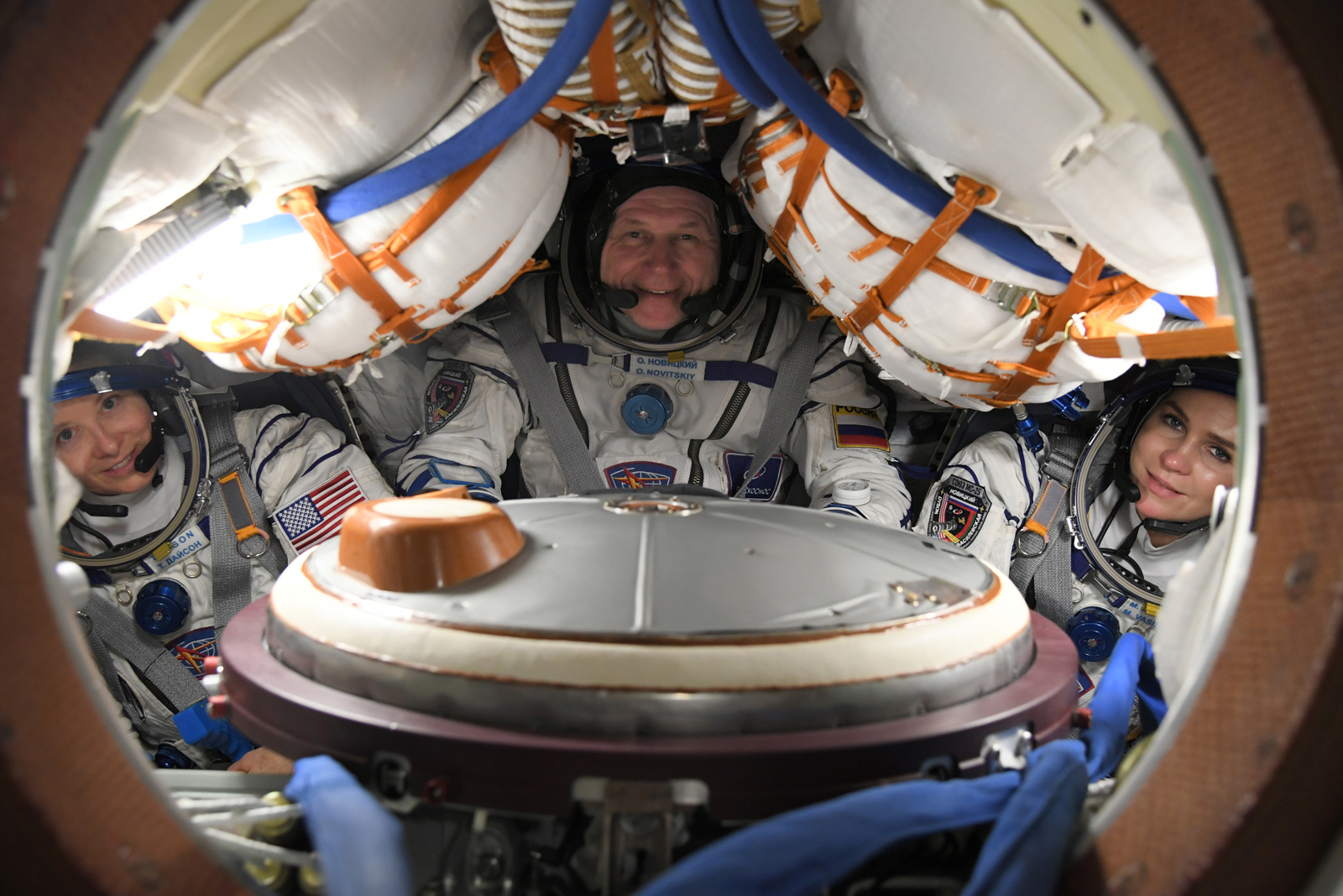 Экипажи корабля «Союз МС-25» выполнили «первую примерку»