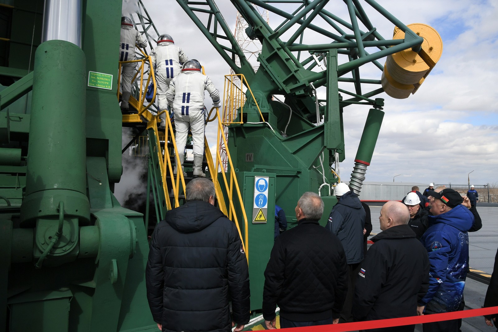 Корабль «Союз МС-25» с россиянином, белоруской и американкой полетел к МКС