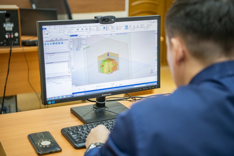 Специалисты фирмы Решетнёва прошли обучение в САПР T-FLEX PLM