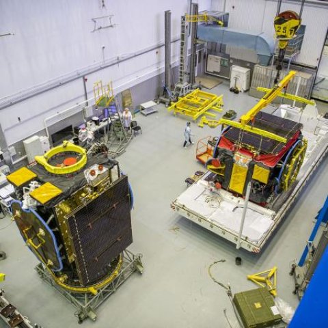 Космические аппараты «Экспресс-АМУ3» и «Экспресс-АМУ7» готовятся к отправке на космодром