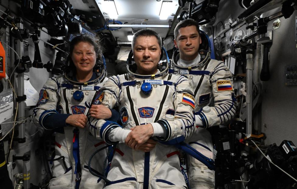 Астронавт NASA Трейси Дайсон, космонавты Роскосмоса Олег Кононенко и Николай Чуб. Олег Кононенко/ Роскосмос/ ТАСС