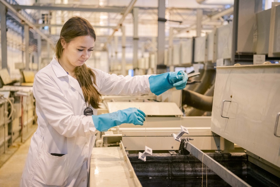 В АО «РЕШЕТНЁВ» освоили разные технологии производства волноводов