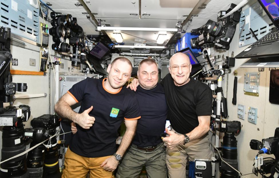 Космонавты Роскосмоса Иван Вагнер, Алексей Овчинин и астронавт NASA Дональд Петтит. Иван Вагнер/ Роскосмос/ ТАСС