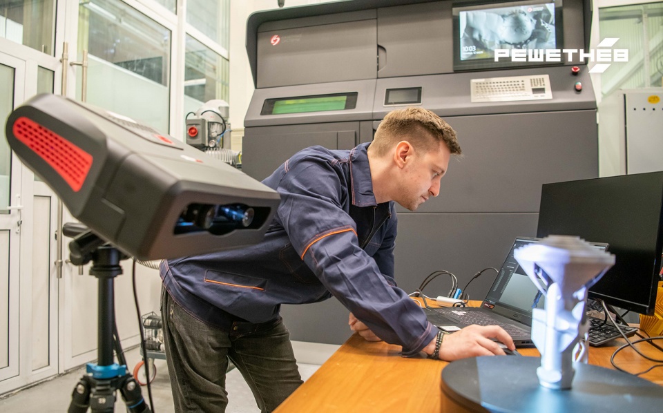 В АО «РЕШЕТНЁВ» успешно применяется метод 3D-печати в производстве составных частей антенн спутников