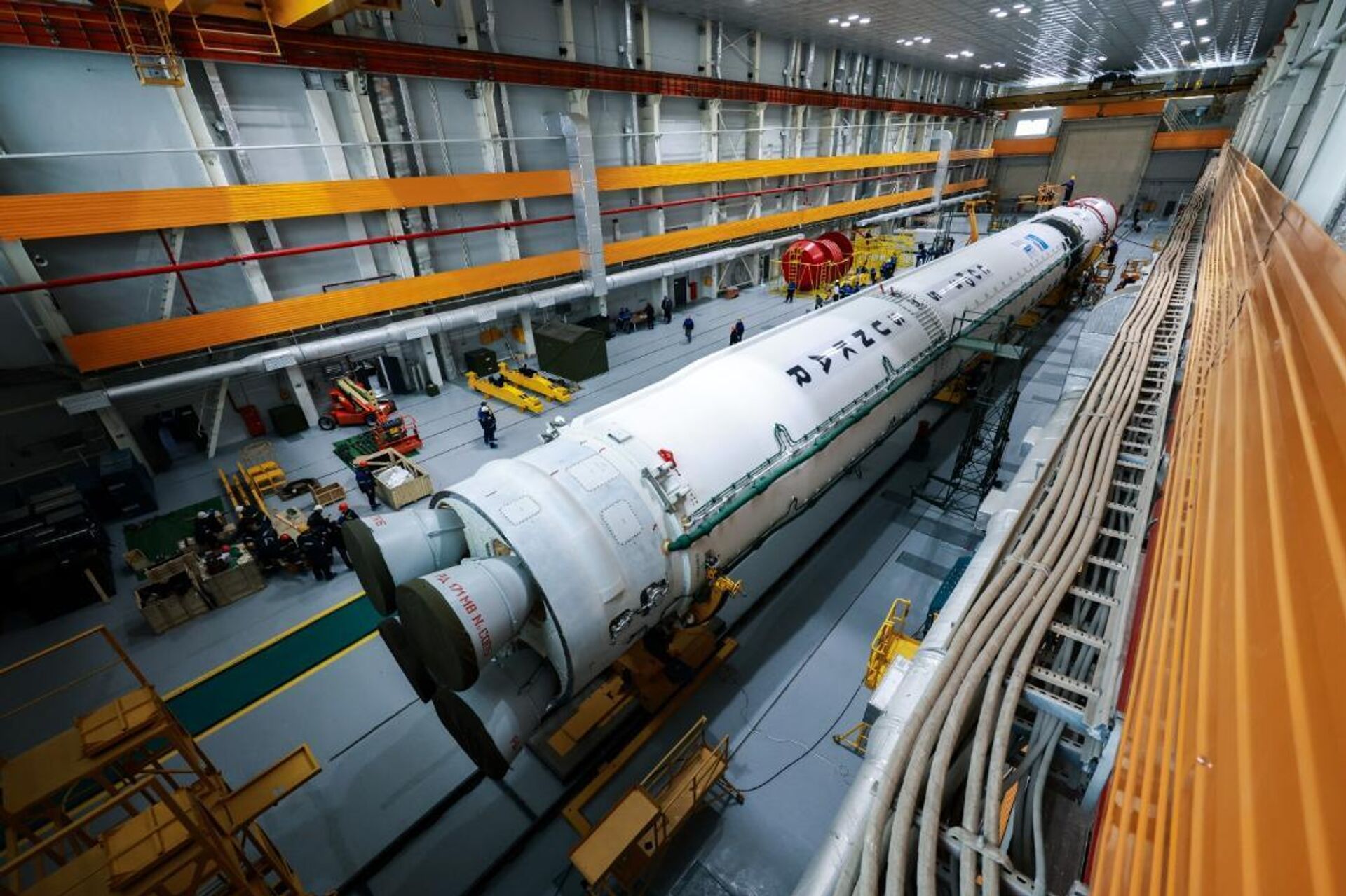 Подготовка к первому пуску ракеты Союз 5/Сункар с комплекса Байтерек на Байконуре - Sputnik Казахстан, 1920, 26.12.2025