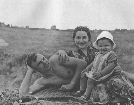 Юрий Гагарин: как мальчик из оккупированной деревни стал первым космонавтом - 9 марта 1934 года появился на свет Юрий Гагарин - человек, который доказал, что мечты становятся реа height=auto