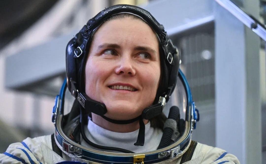 Фото В Новосибирске опубликованы кадры ко Дню выхода человека в открытый космос 3