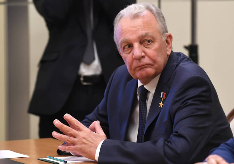 Александр Леонов